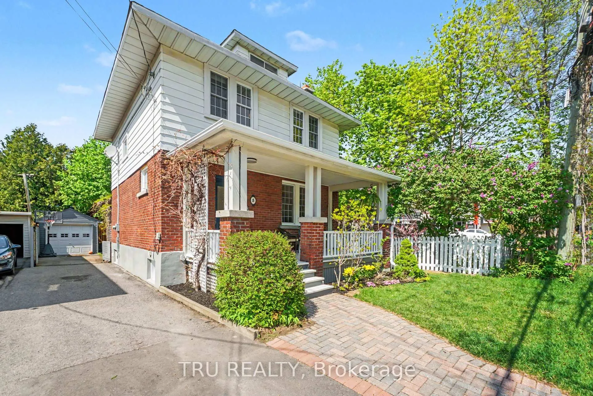 Photo 3 of 5 Grove Avenue, Ottawa, Old Ottawa South — HOMEH