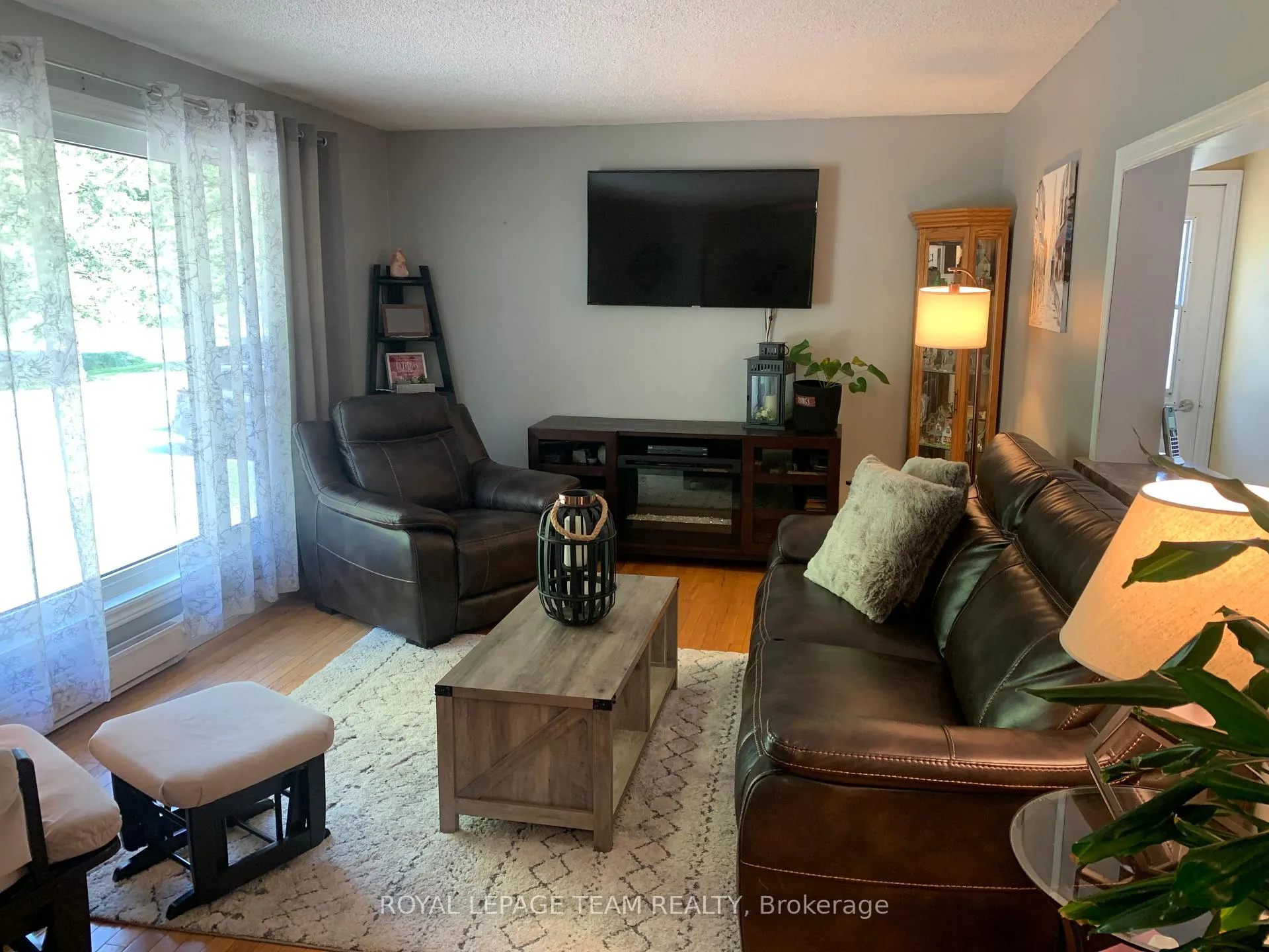 Photo 2 of 690 Limerick Road, North Grenville, North Grenville Twp (Kemptville South) — HOMEH
