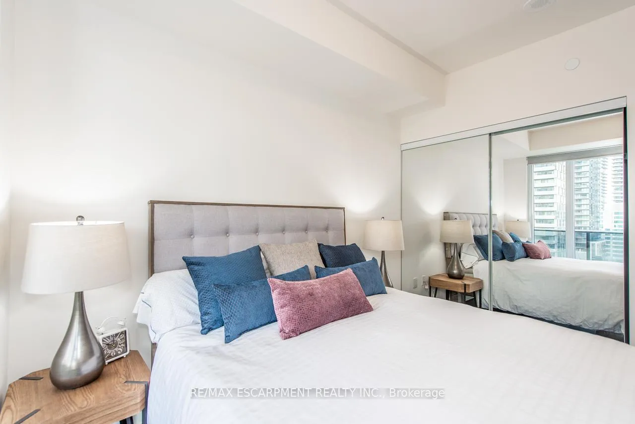 Photo 10 of Unit 2116, 330 Richmond Street W, Toronto, Waterfront Communities — HOMEH