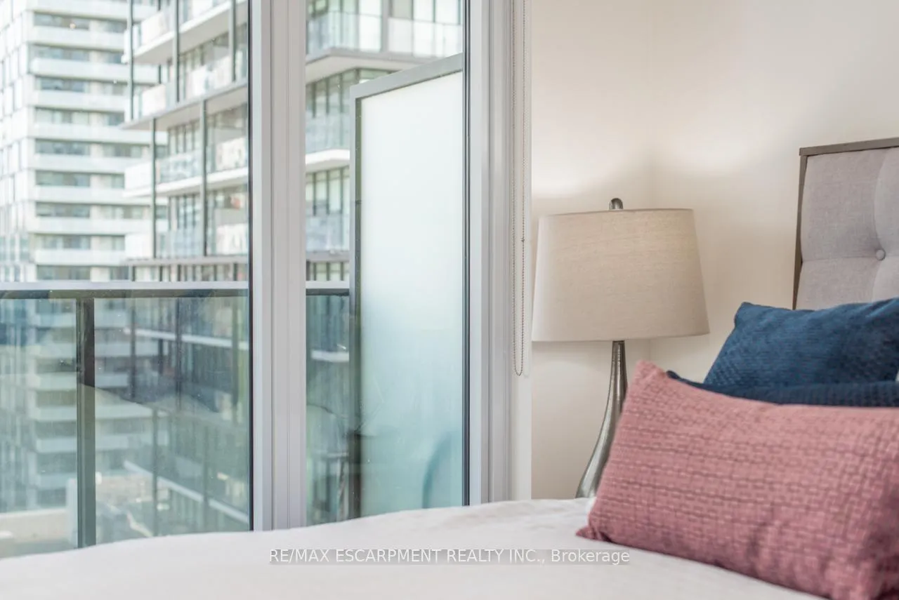 Photo 11 of Unit 2116, 330 Richmond Street W, Toronto, Waterfront Communities — HOMEH