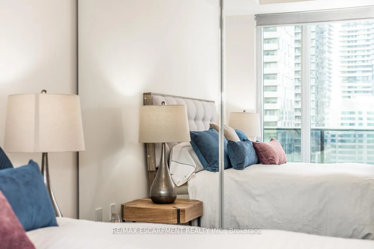Photo 12 of Unit 2116, 330 Richmond Street W, Toronto, Waterfront Communities — HOMEH