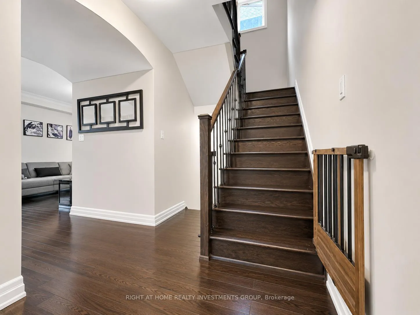 Photo 7 of 55 Robert Berry Crescent, King, King City — HOMEH