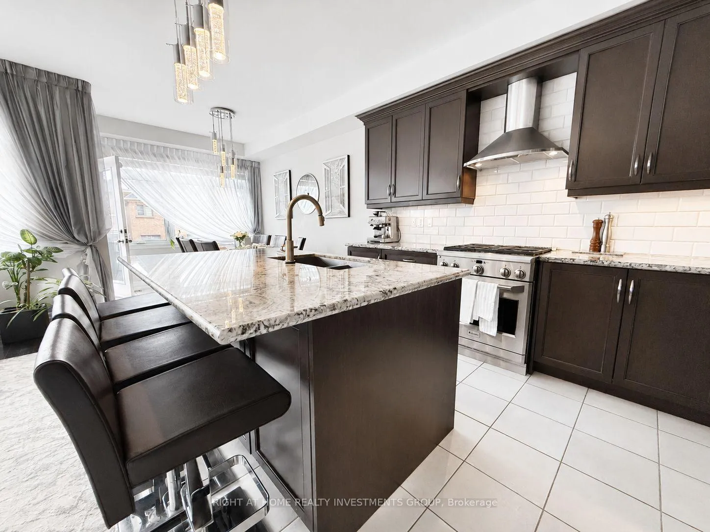 Photo 16 of 55 Robert Berry Crescent, King, King City — HOMEH