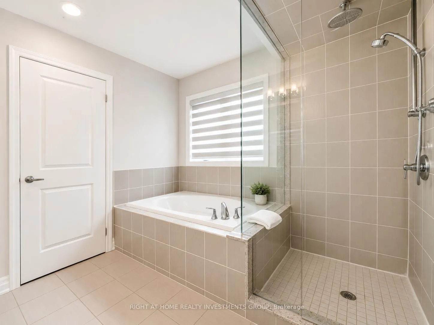 Photo 23 of 55 Robert Berry Crescent, King, King City — HOMEH