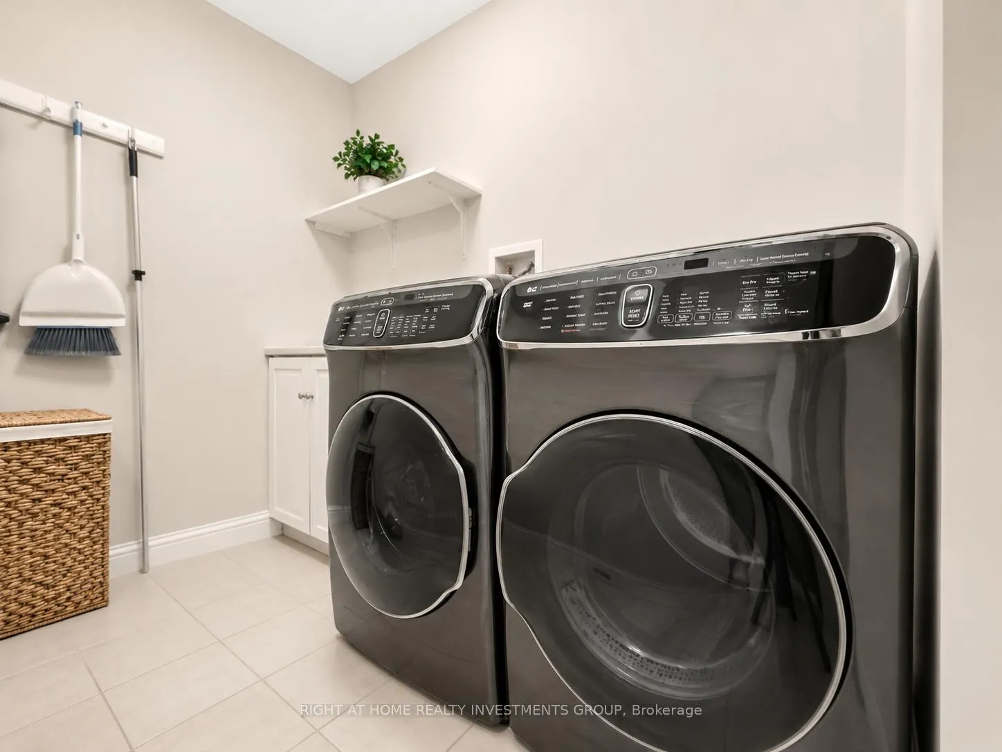 Photo 30 of 55 Robert Berry Crescent, King, King City — HOMEH