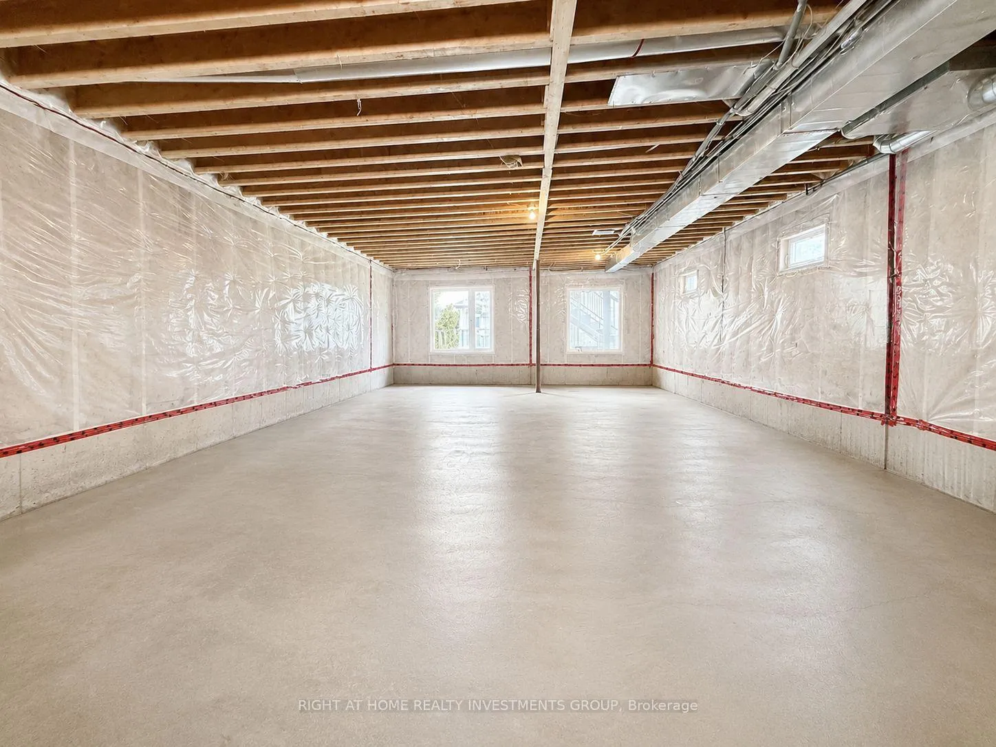 Photo 33 of 55 Robert Berry Crescent, King, King City — HOMEH