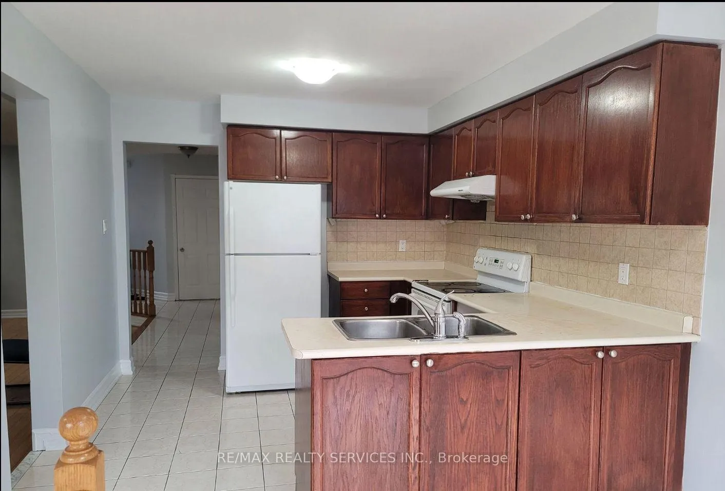 Photo 3 of 27 Letty Avenue, Brampton, Fletcher's West — HOMEH