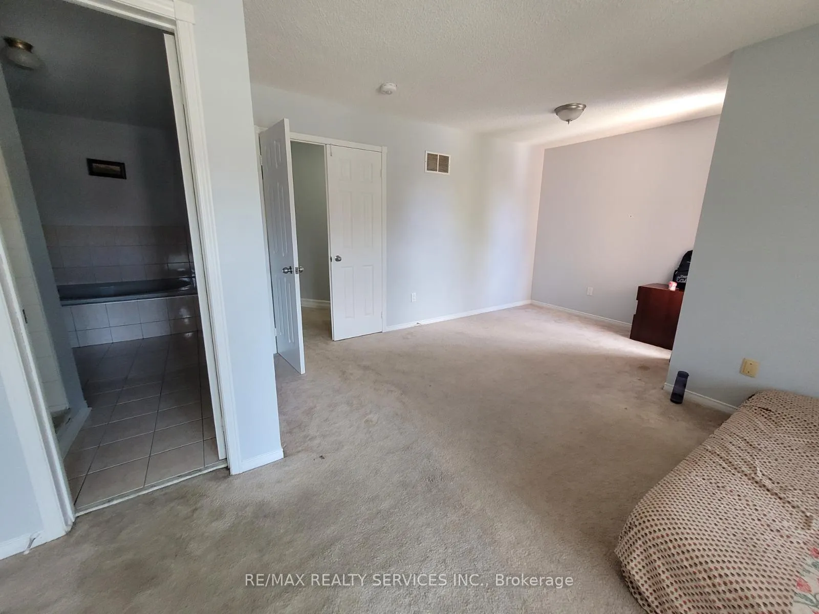 Photo 5 of 27 Letty Avenue, Brampton, Fletcher's West — HOMEH