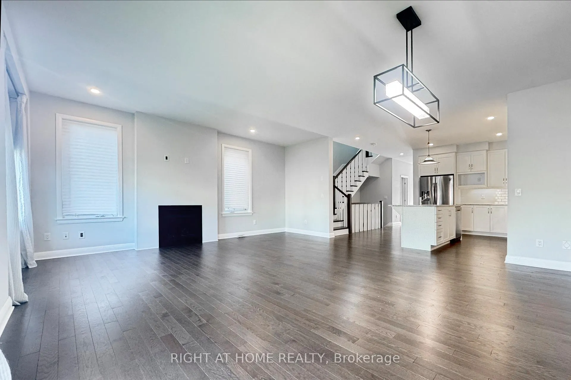 Photo 13 of 312 Wigwas Street, Ottawa, CFB Rockcliffe and Area — HOMEH