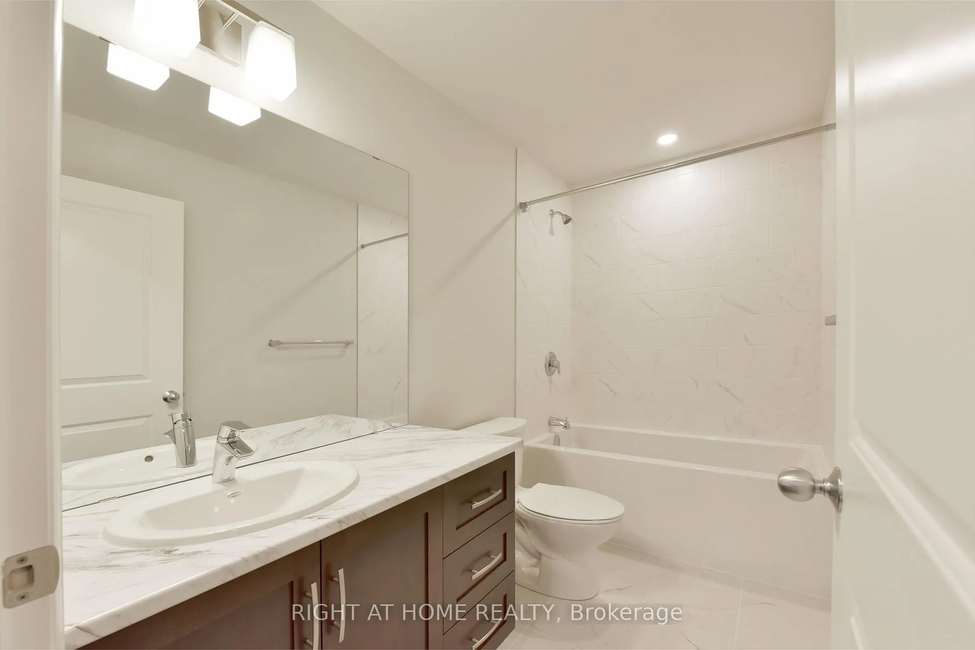 Photo 26 of 312 Wigwas Street, Ottawa, CFB Rockcliffe and Area — HOMEH
