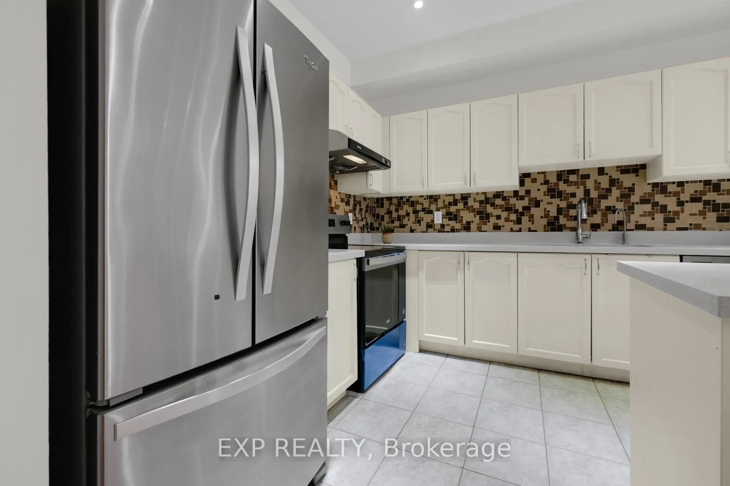 Photo 5 of 24 Williams Street, Markham, Berczy — HOMEH