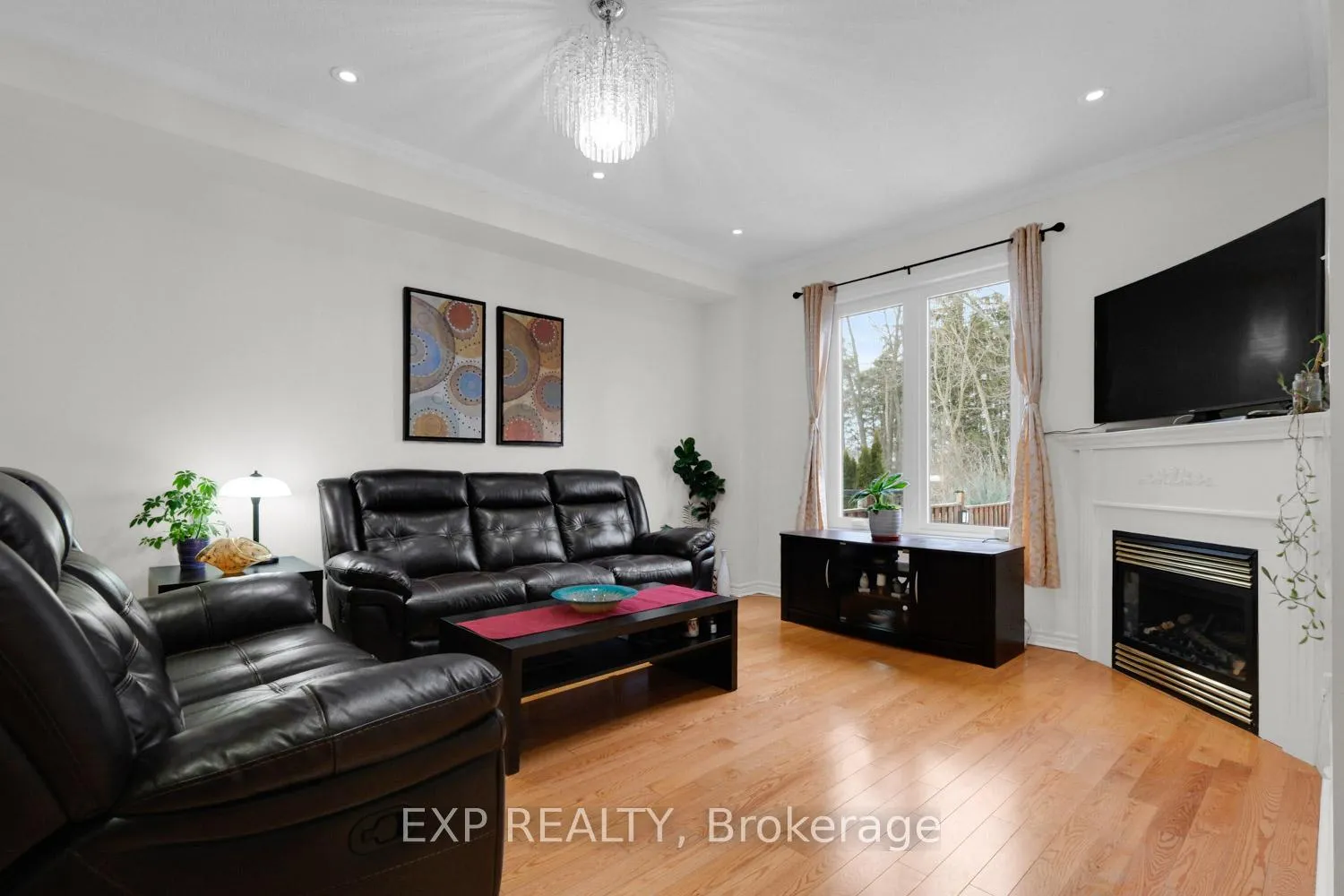 Photo 8 of 24 Williams Street, Markham, Berczy — HOMEH