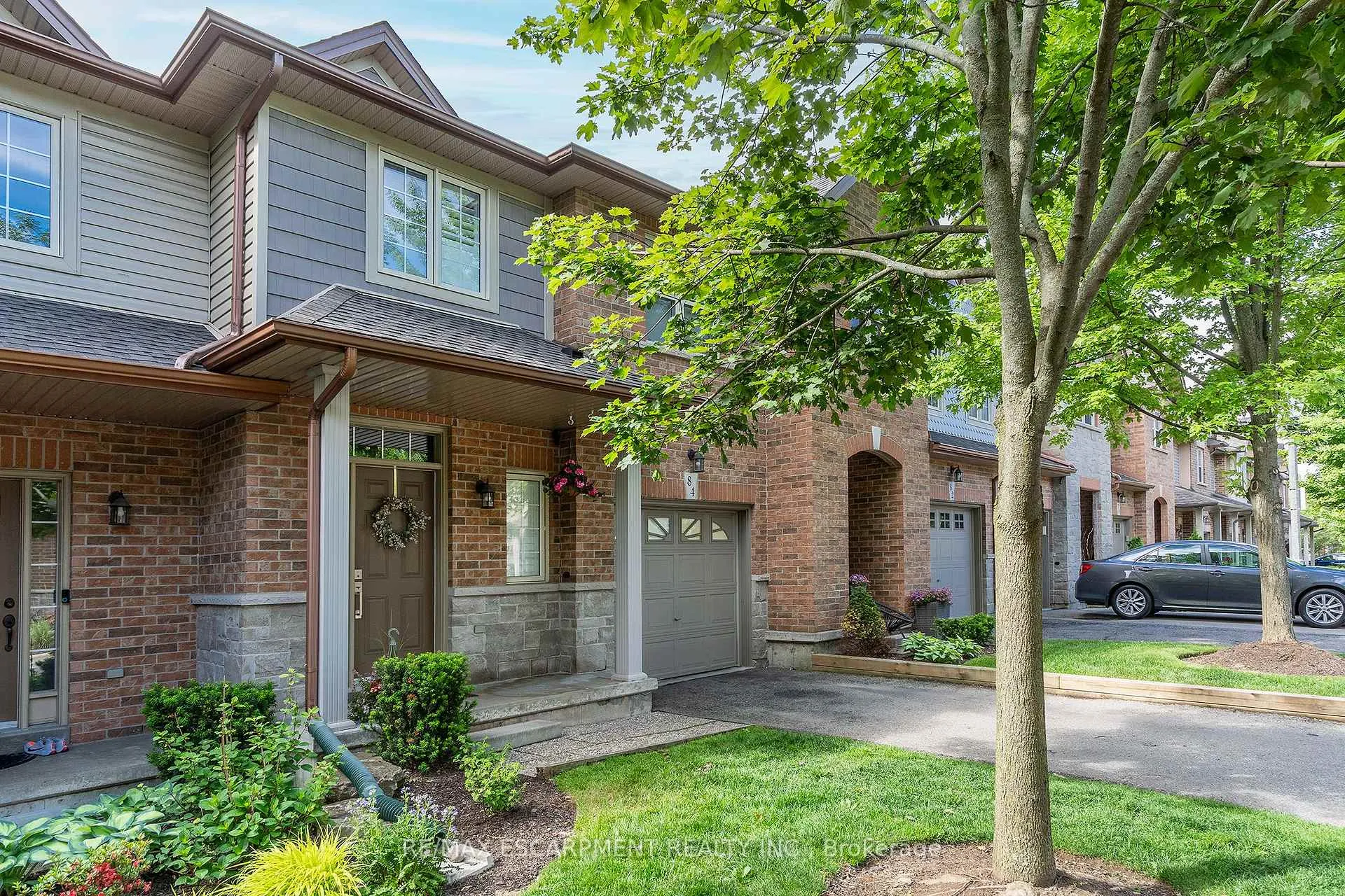 Photo 2 of 84 Myers Lane, Hamilton, Ancaster — HOMEH