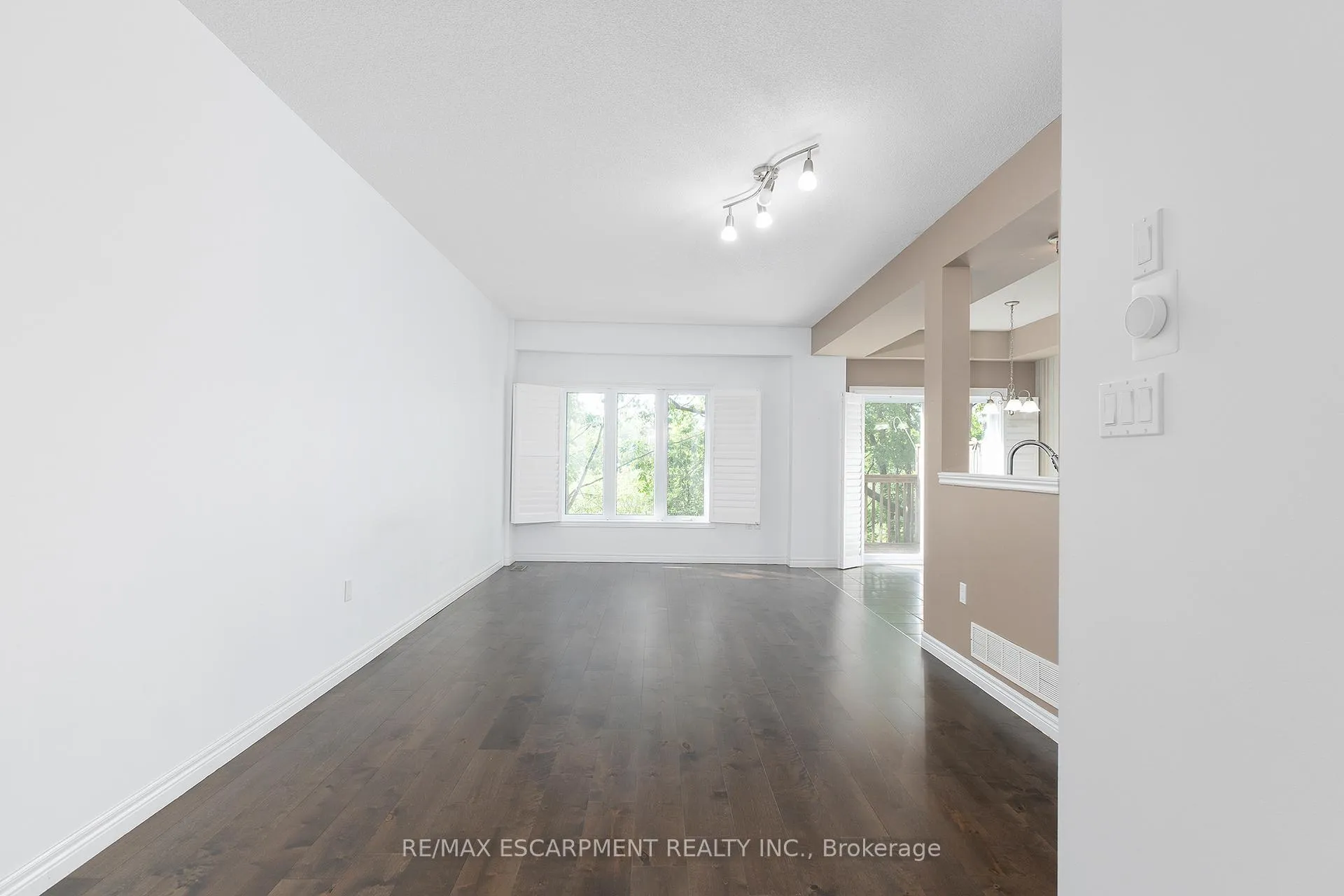 Photo 3 of 84 Myers Lane, Hamilton, Ancaster — HOMEH