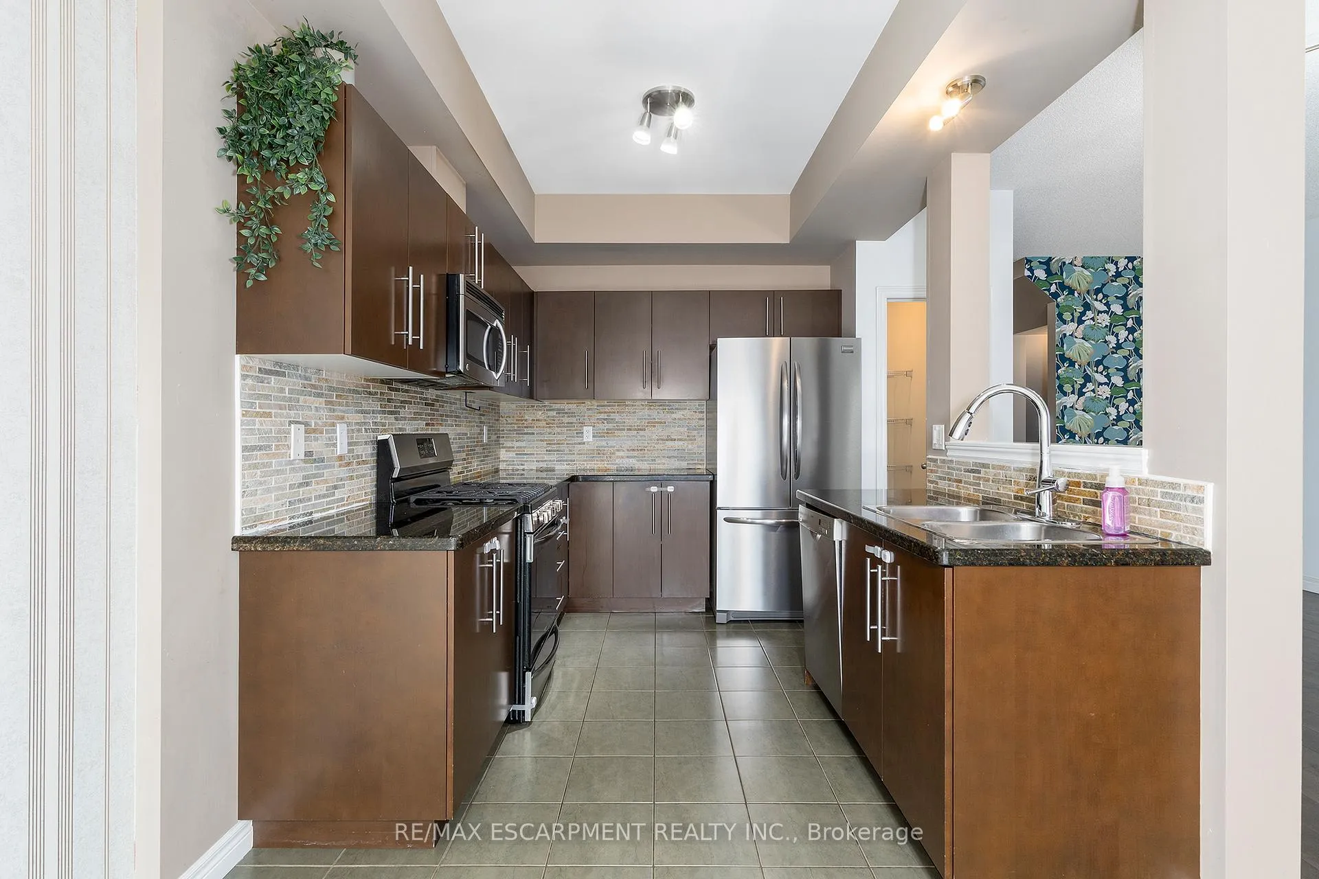 Photo 7 of 84 Myers Lane, Hamilton, Ancaster — HOMEH