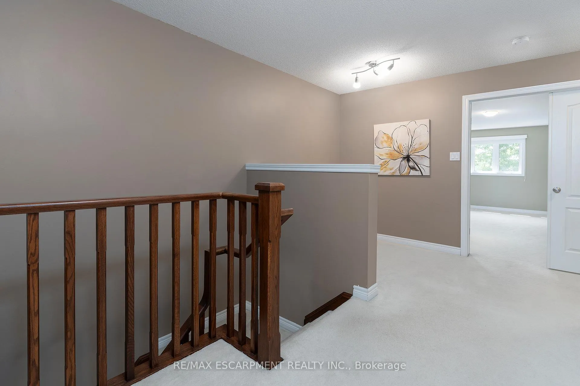 Photo 11 of 84 Myers Lane, Hamilton, Ancaster — HOMEH