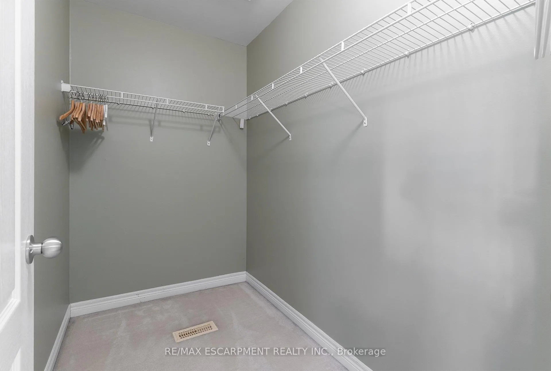 Photo 15 of 84 Myers Lane, Hamilton, Ancaster — HOMEH