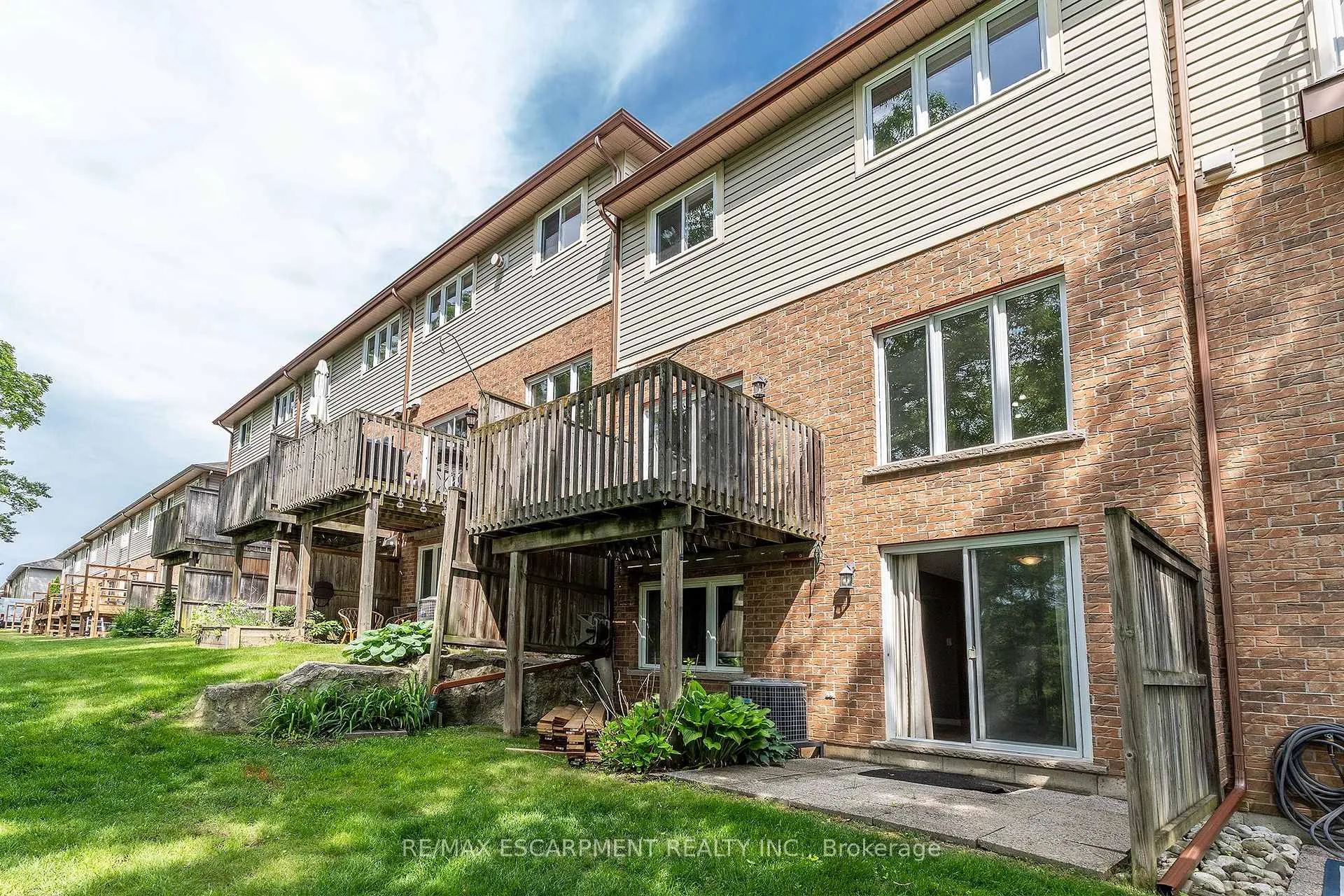 Photo 23 of 84 Myers Lane, Hamilton, Ancaster — HOMEH