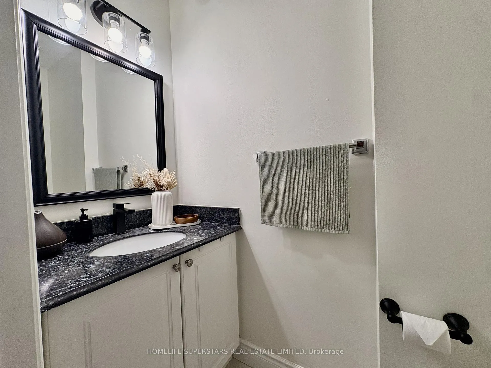 Photo 2 of 77 Horning Drive E, Hamilton, Iroquoia Heights — HOMEH