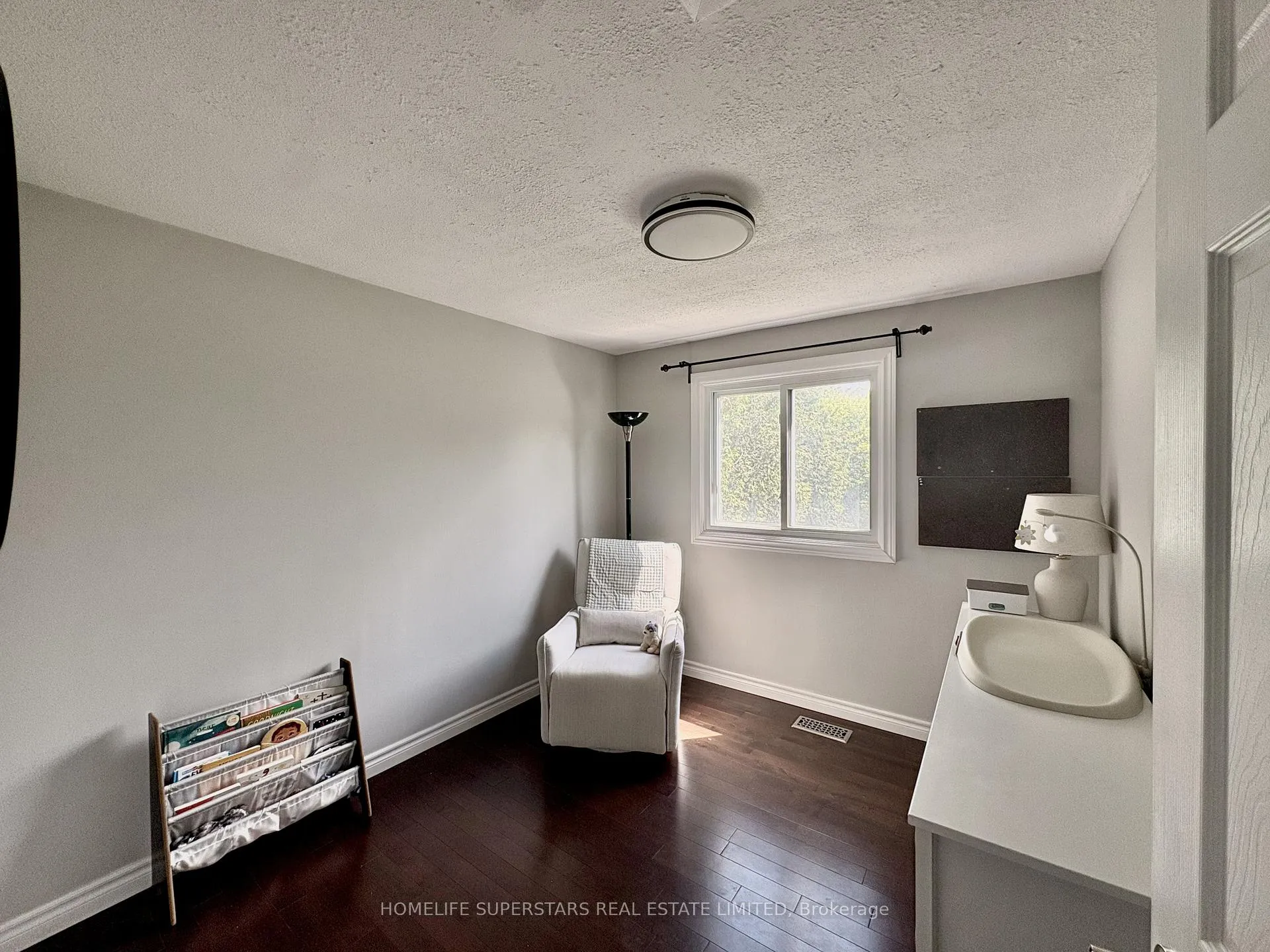 Photo 9 of 77 Horning Drive E, Hamilton, Iroquoia Heights — HOMEH