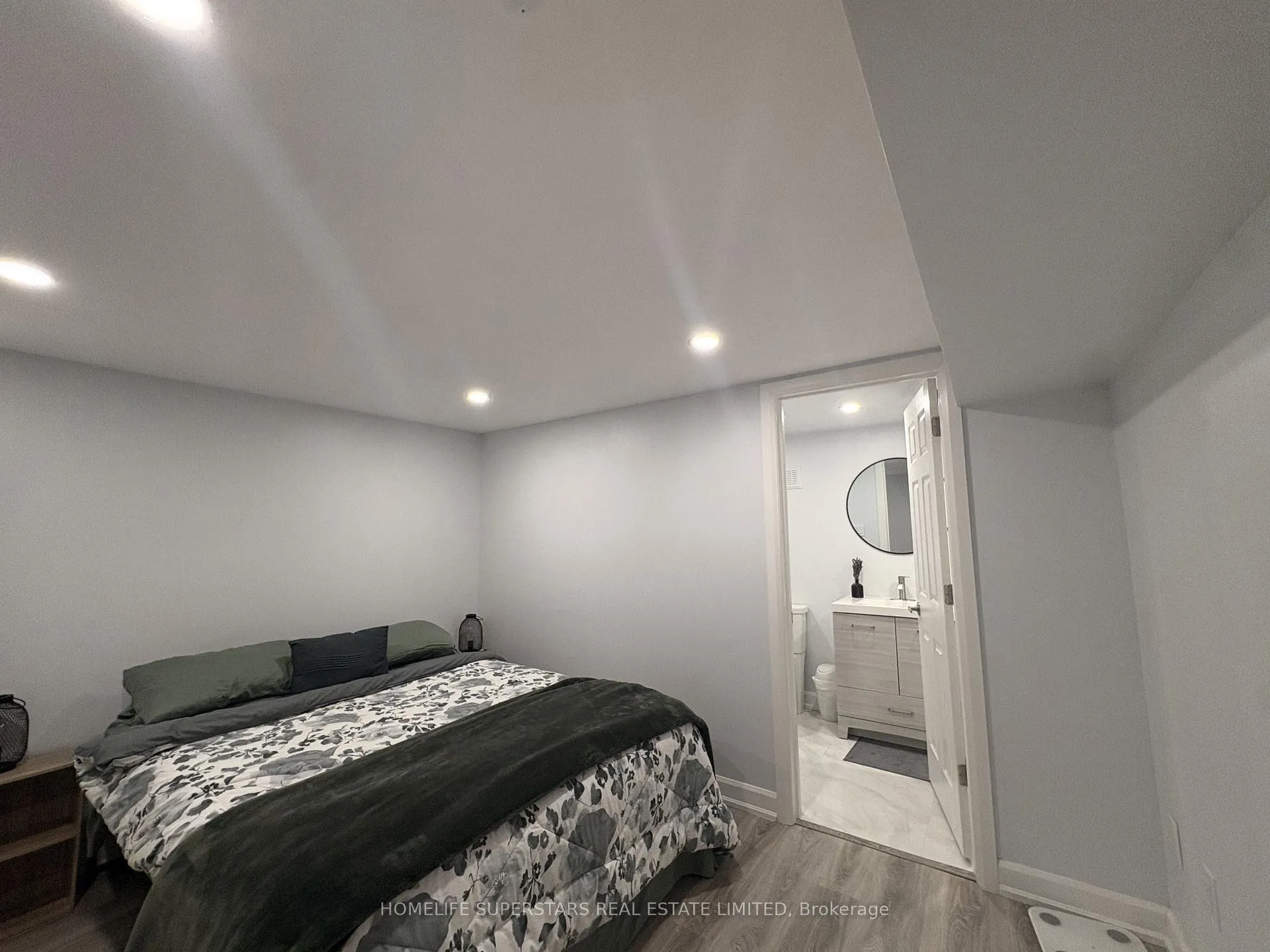Photo 15 of 77 Horning Drive E, Hamilton, Iroquoia Heights — HOMEH