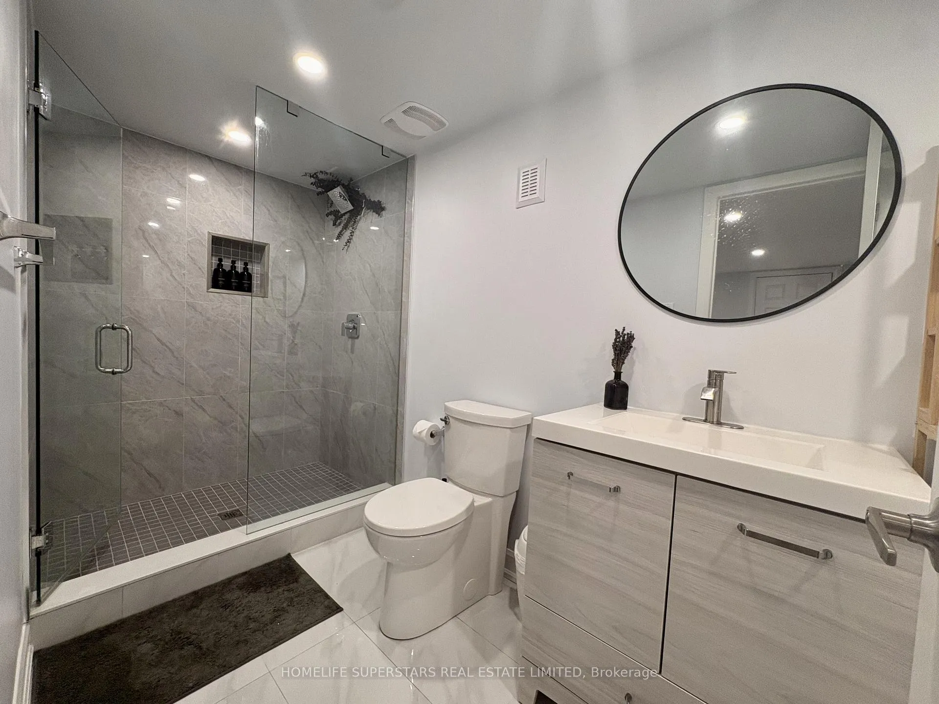 Photo 24 of 77 Horning Drive E, Hamilton, Iroquoia Heights — HOMEH
