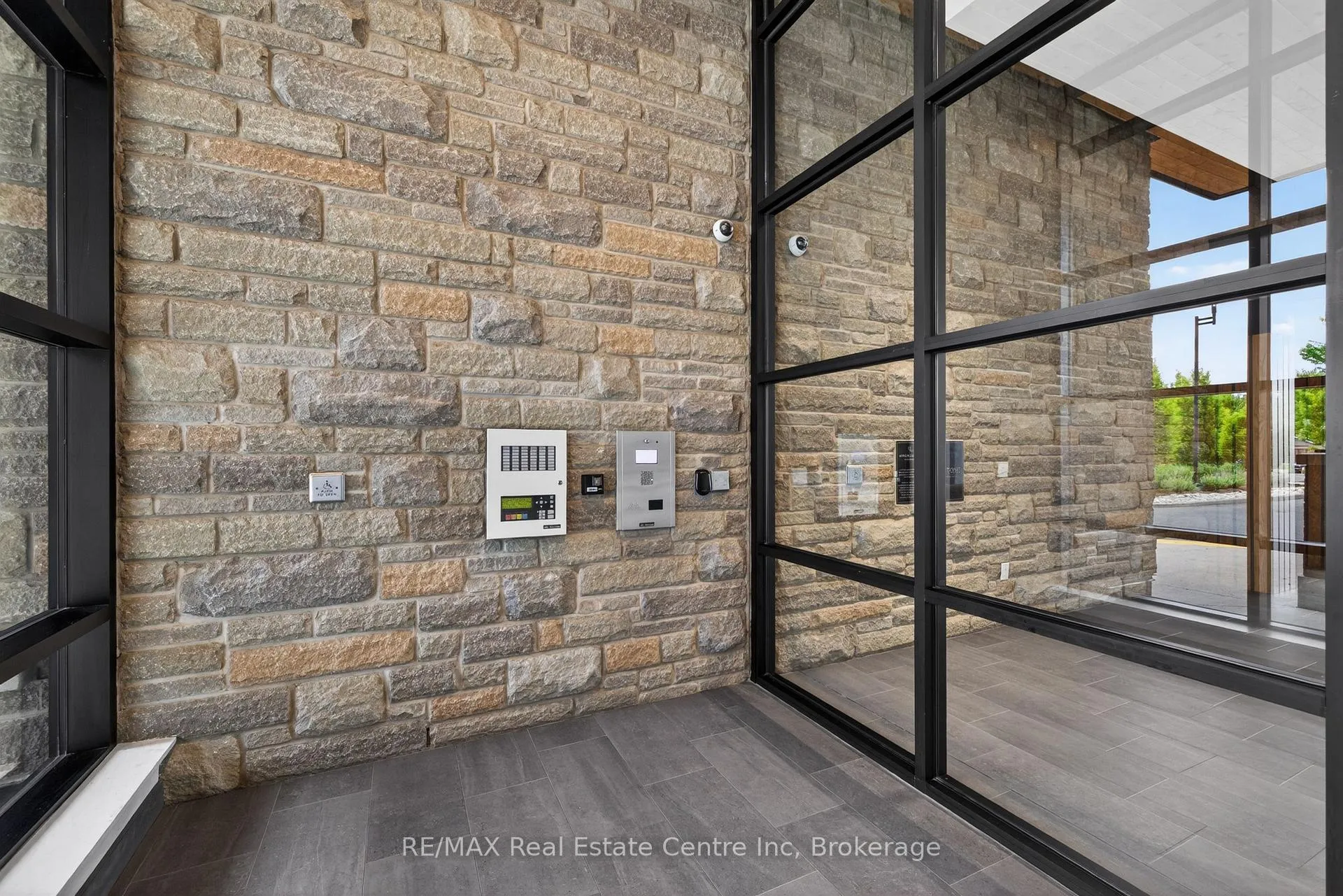 Photo 3 of 251 Northfield Drive, Waterloo — HOMEH