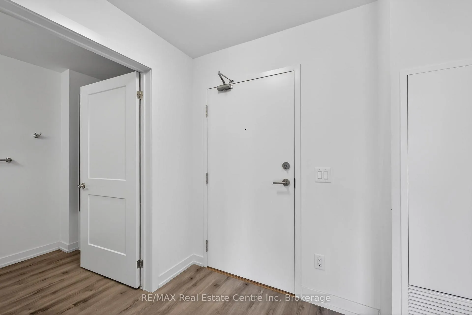 Photo 8 of 251 Northfield Drive, Waterloo — HOMEH