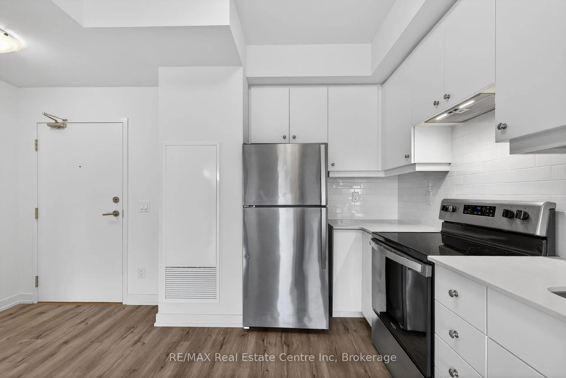 Photo 9 of 251 Northfield Drive, Waterloo — HOMEH