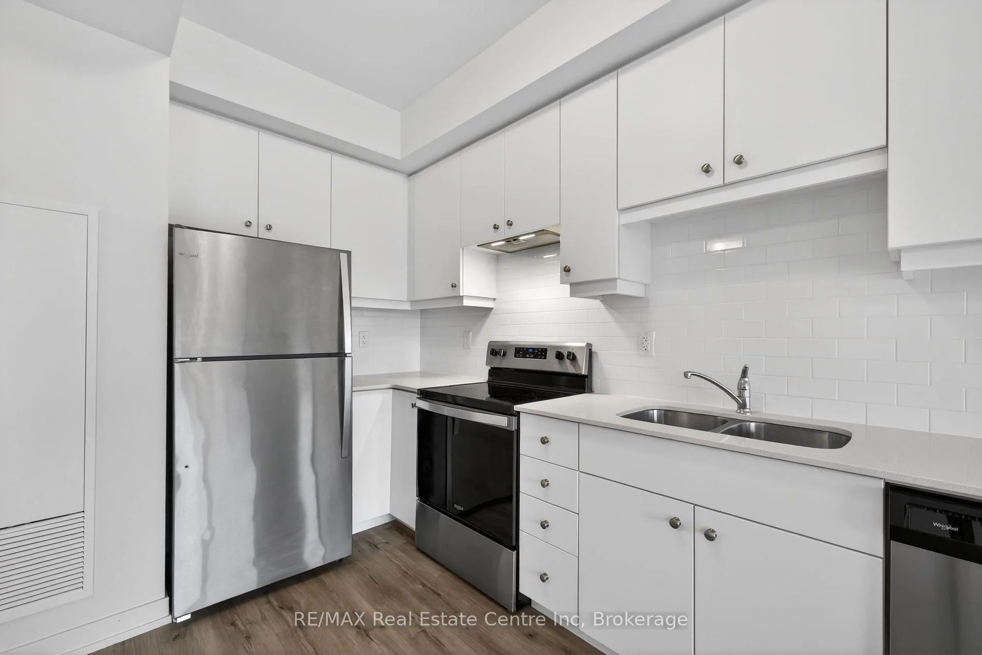 Photo 10 of 251 Northfield Drive, Waterloo — HOMEH