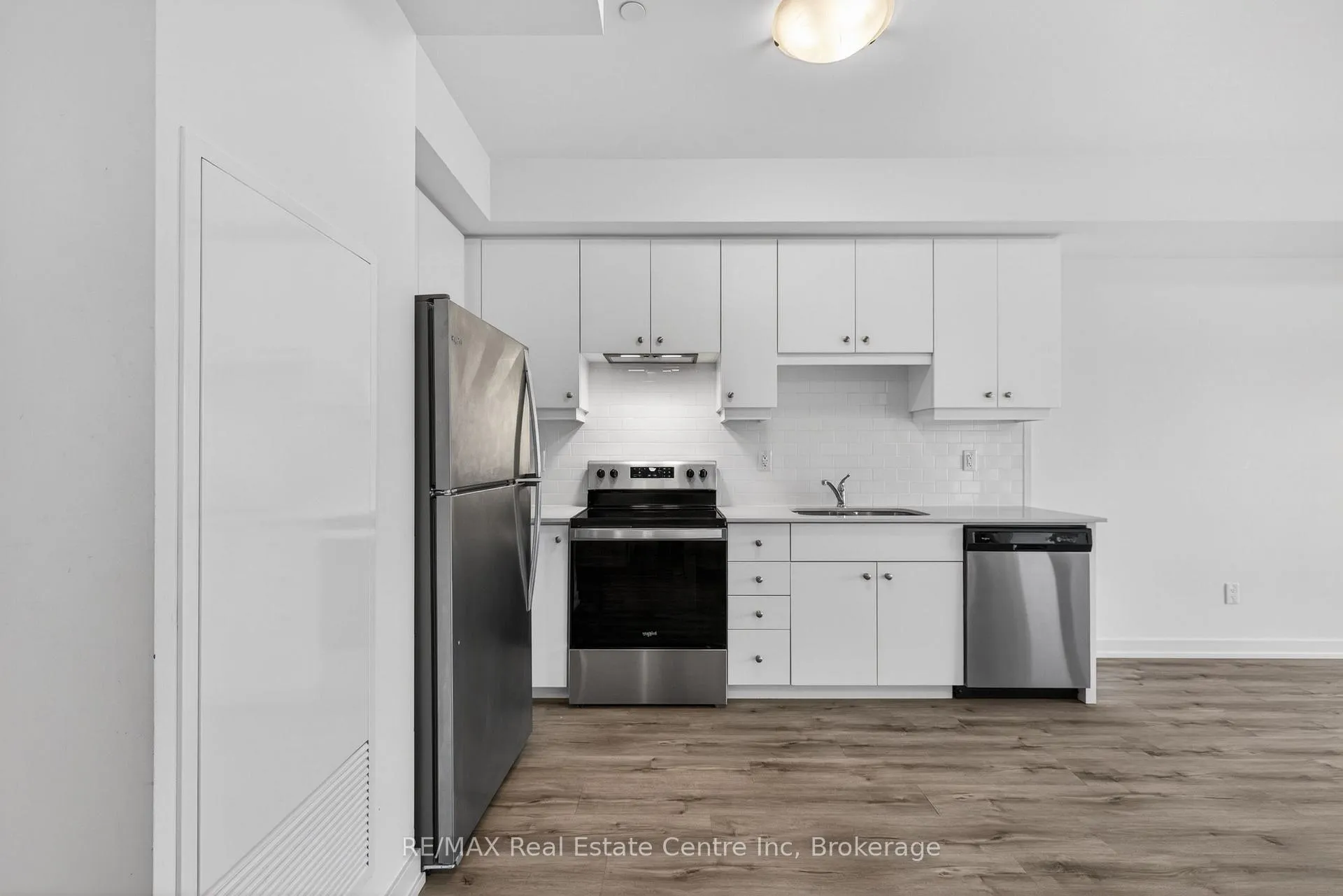 Photo 11 of 251 Northfield Drive, Waterloo — HOMEH