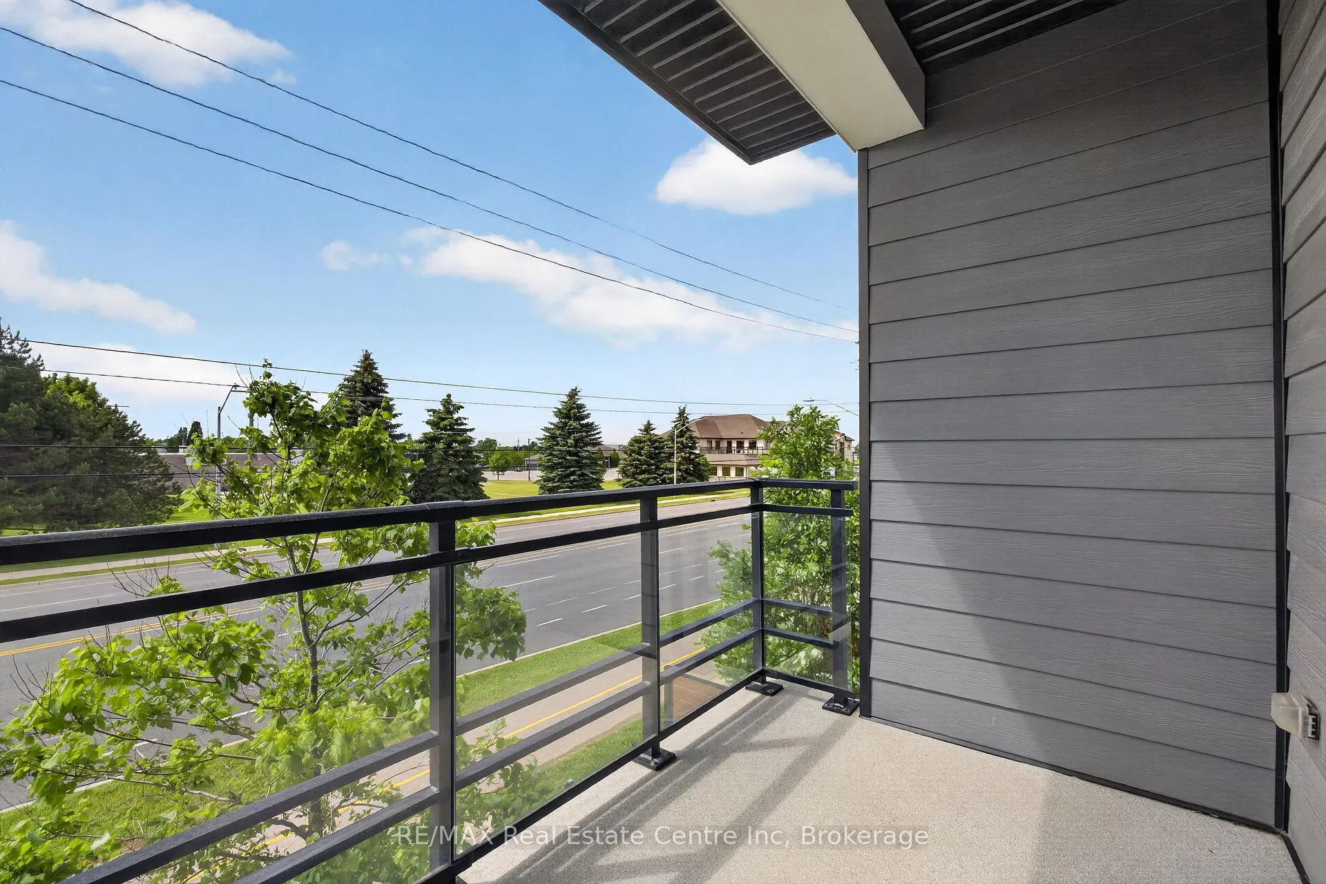 Photo 18 of 251 Northfield Drive, Waterloo — HOMEH