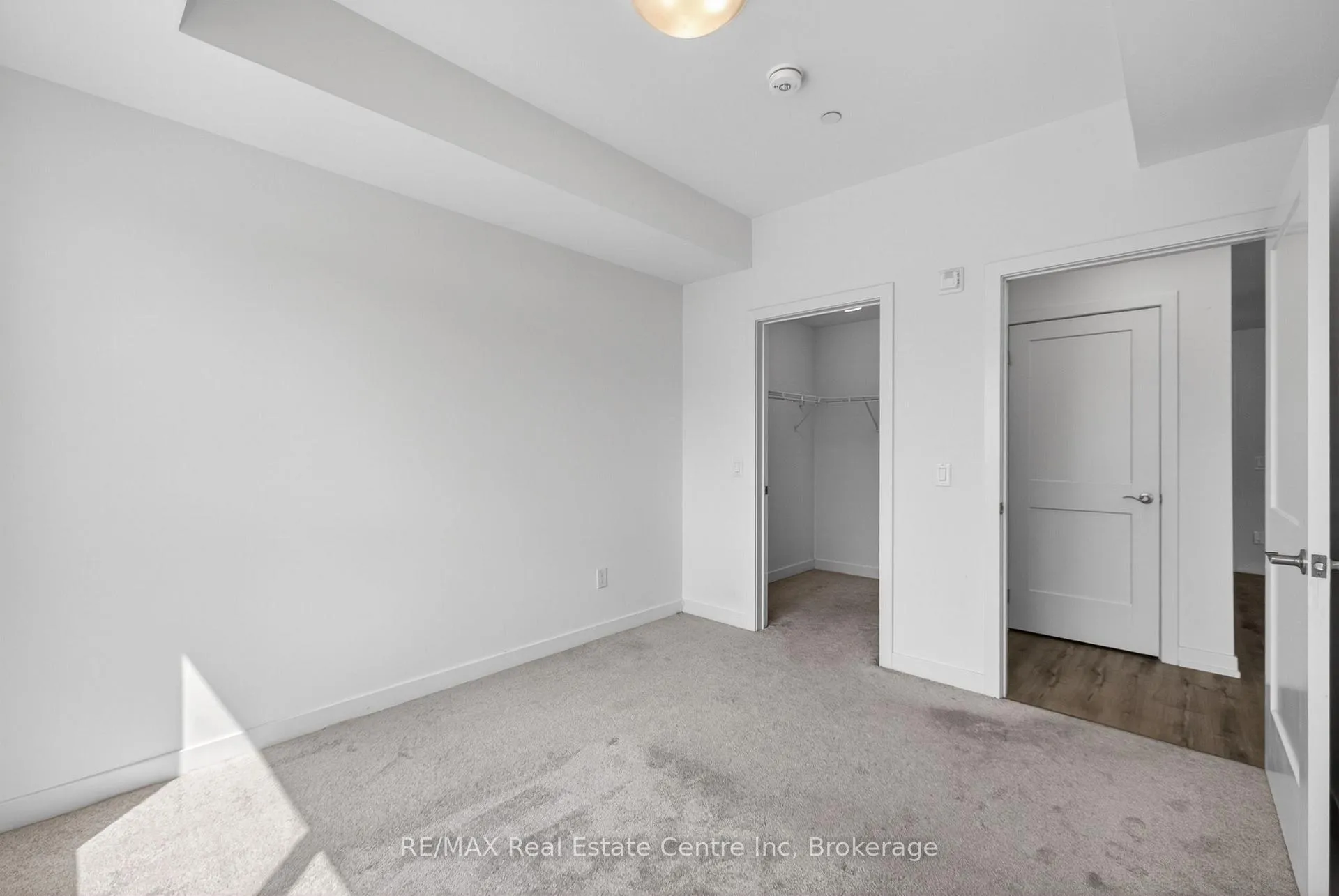 Photo 23 of 251 Northfield Drive, Waterloo — HOMEH