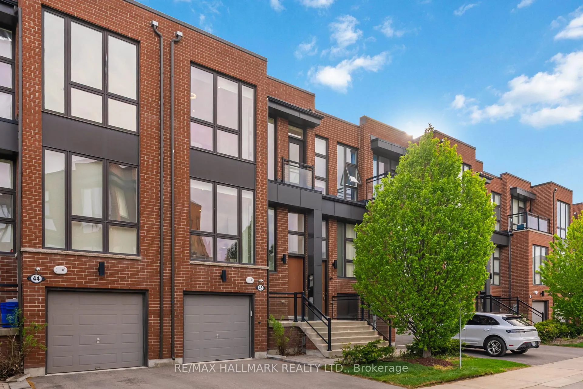Photo 1 of 46 Crestridge Drive, Vaughan, Patterson — HOMEH
