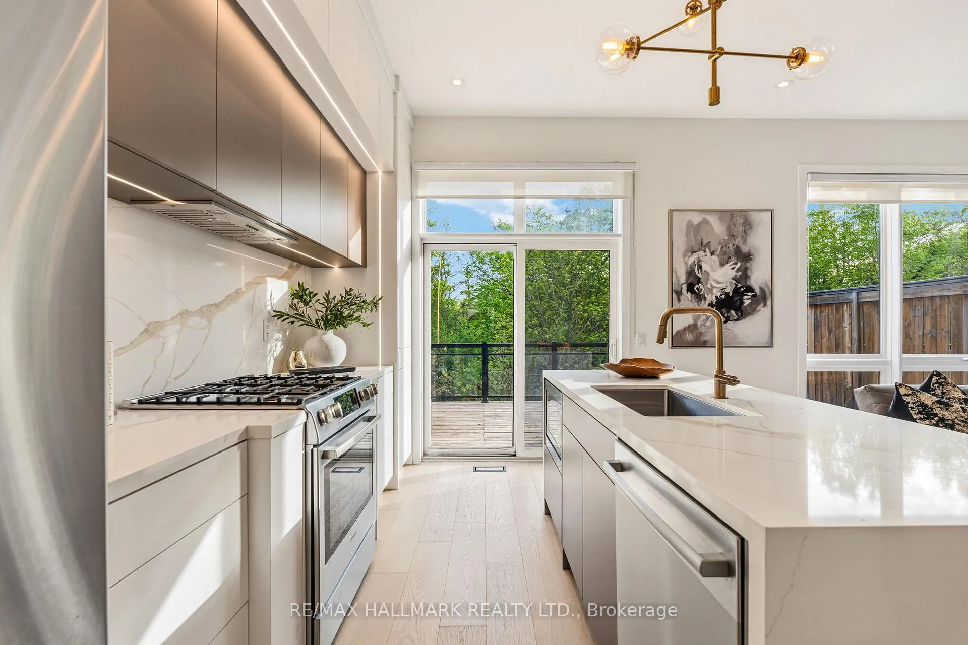 Photo 11 of 46 Crestridge Drive, Vaughan, Patterson — HOMEH