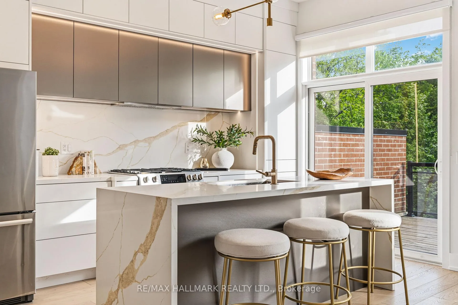Photo 12 of 46 Crestridge Drive, Vaughan, Patterson — HOMEH