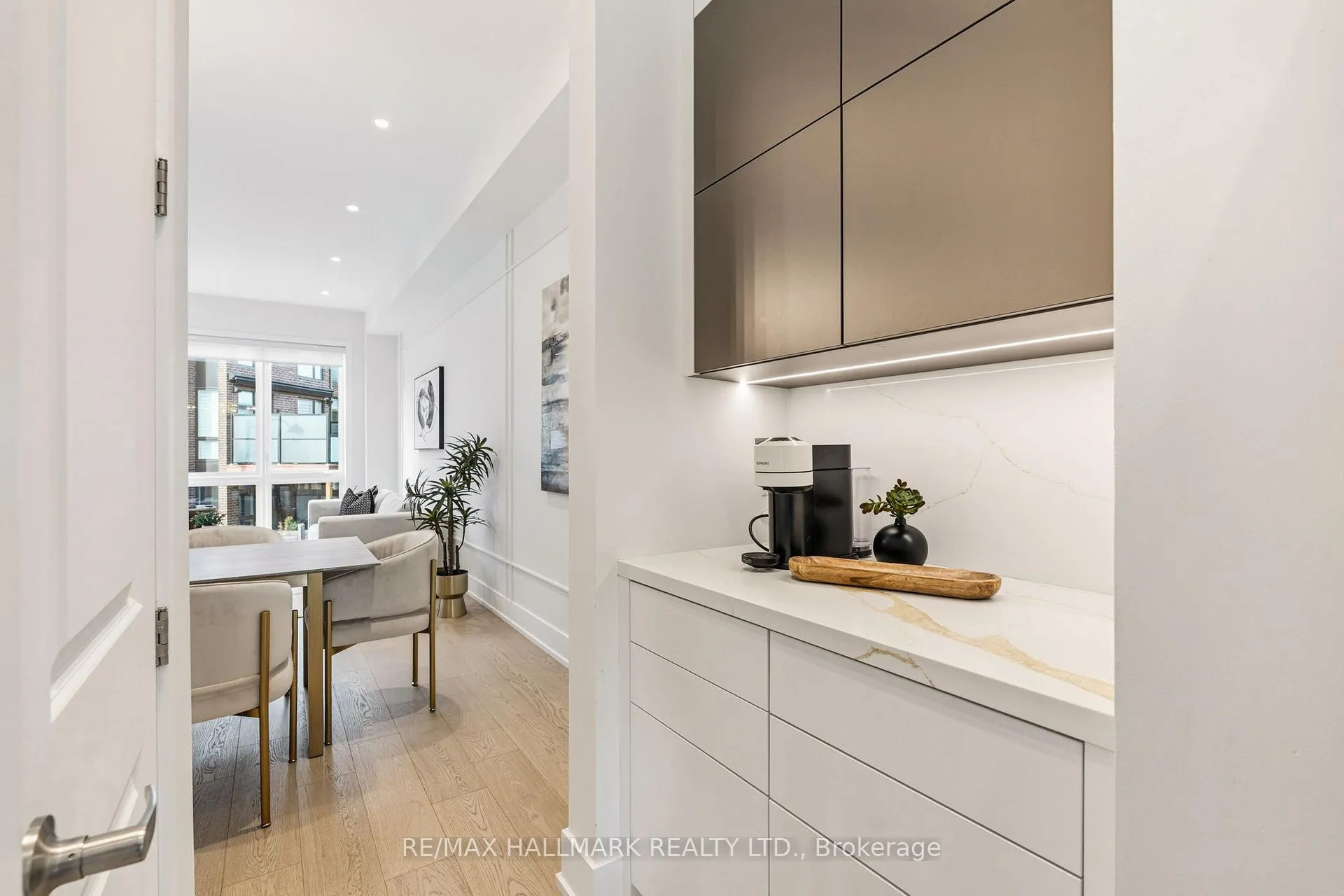 Photo 17 of 46 Crestridge Drive, Vaughan, Patterson — HOMEH