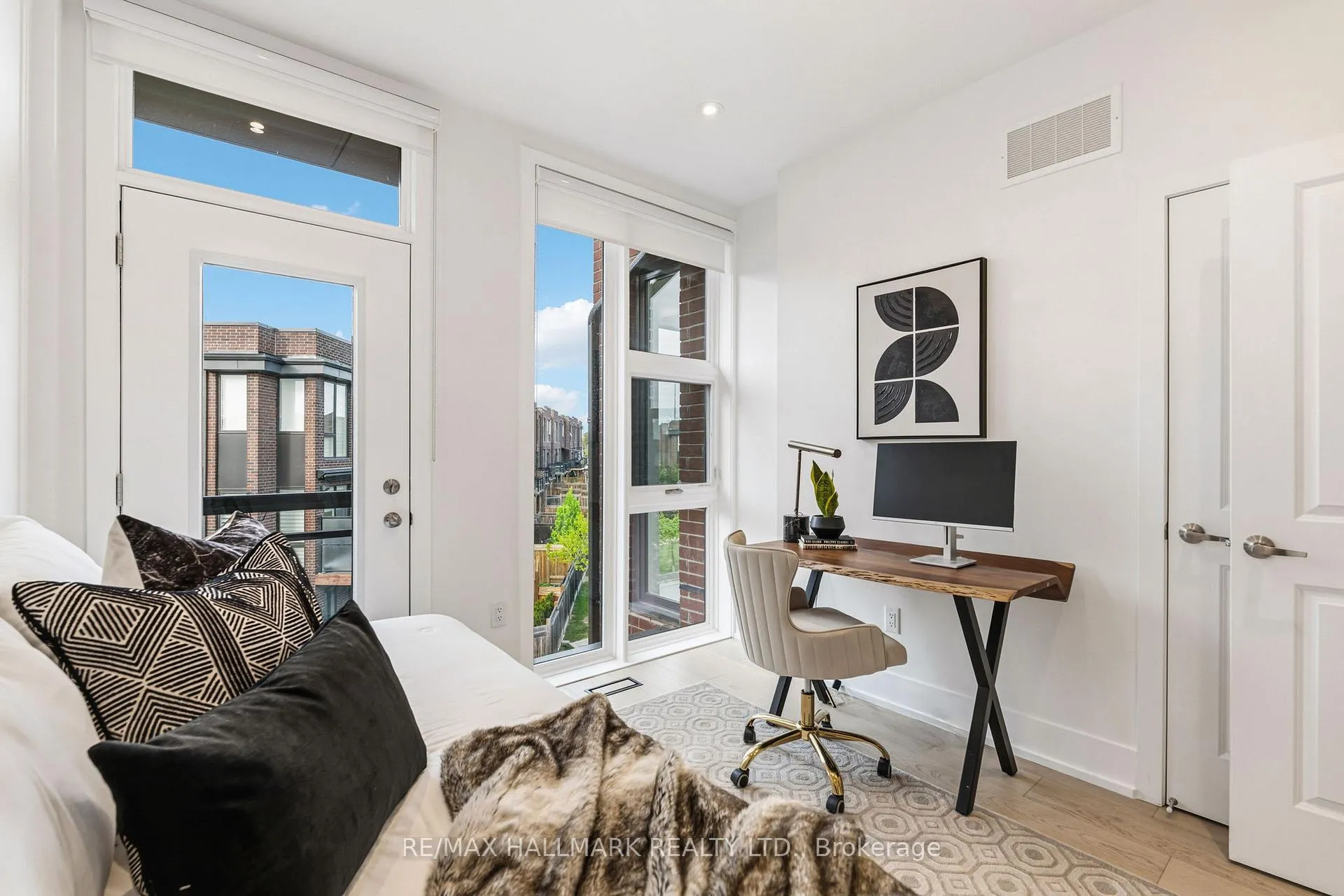 Photo 31 of 46 Crestridge Drive, Vaughan, Patterson — HOMEH