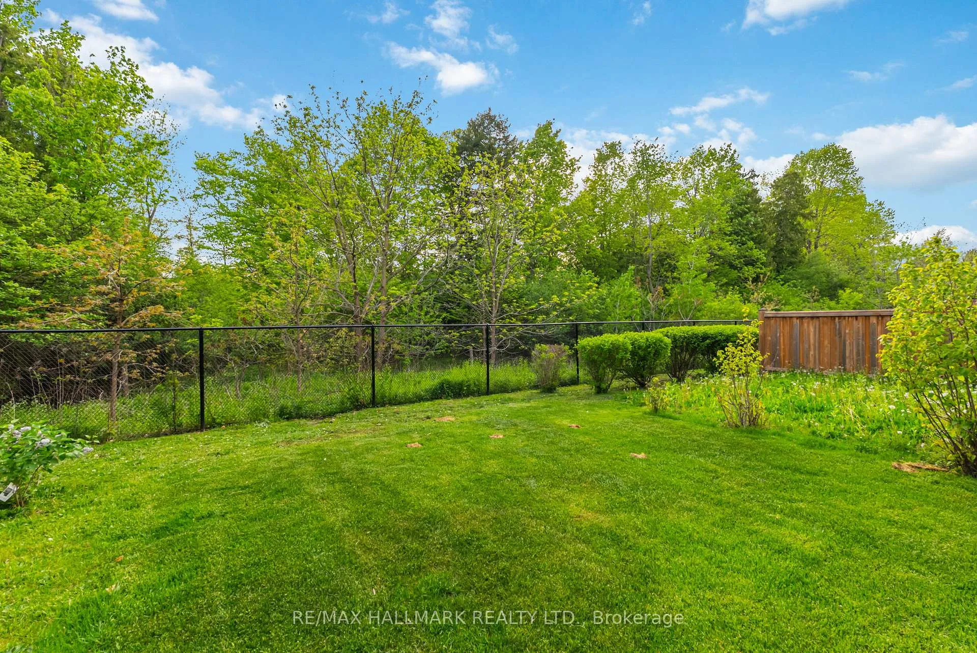 Photo 42 of 46 Crestridge Drive, Vaughan, Patterson — HOMEH