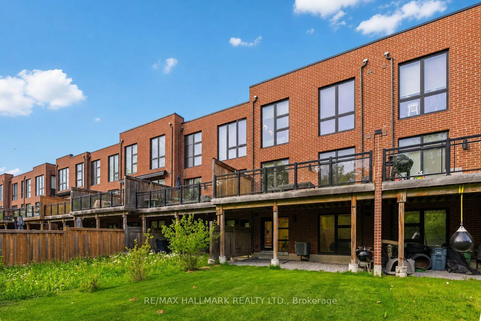 Photo 45 of 46 Crestridge Drive, Vaughan, Patterson — HOMEH