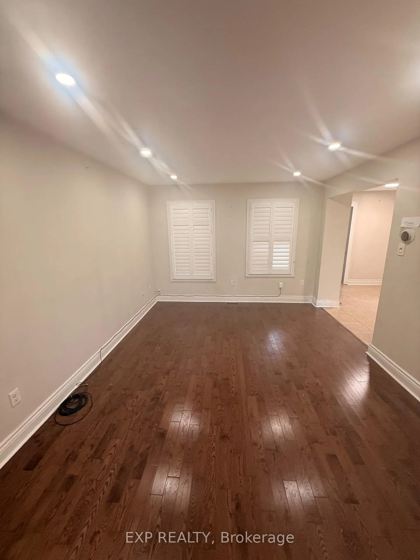 Photo 2 of 692 Sultana Square, Pickering, Amberlea — HOMEH