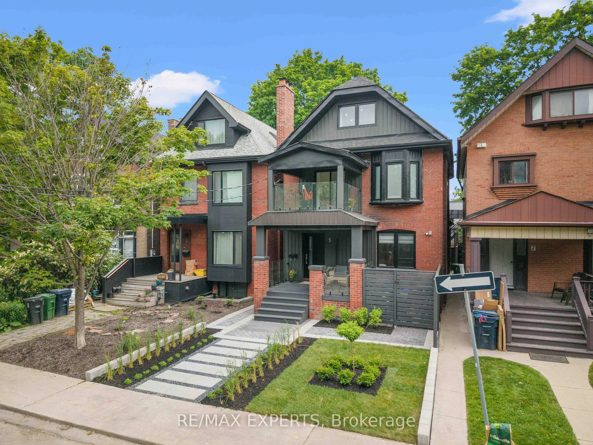 Photo 3 of 5 Harvard Avenue, Toronto, Roncesvalles — HOMEH