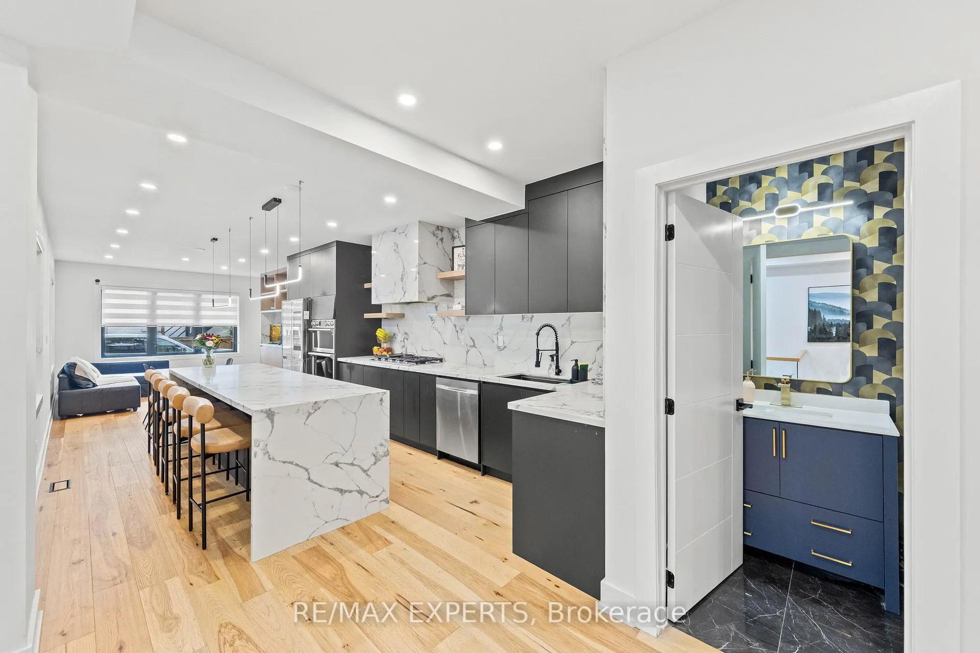 Photo 9 of 5 Harvard Avenue, Toronto, Roncesvalles — HOMEH