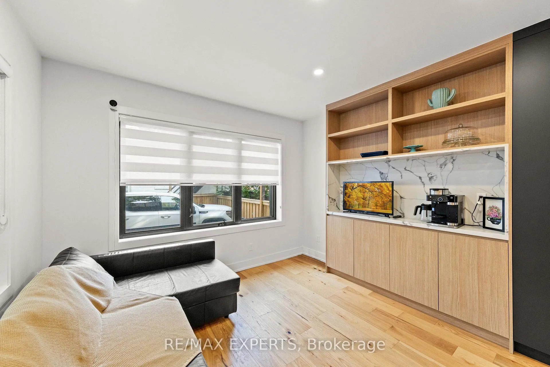 Photo 11 of 5 Harvard Avenue, Toronto, Roncesvalles — HOMEH