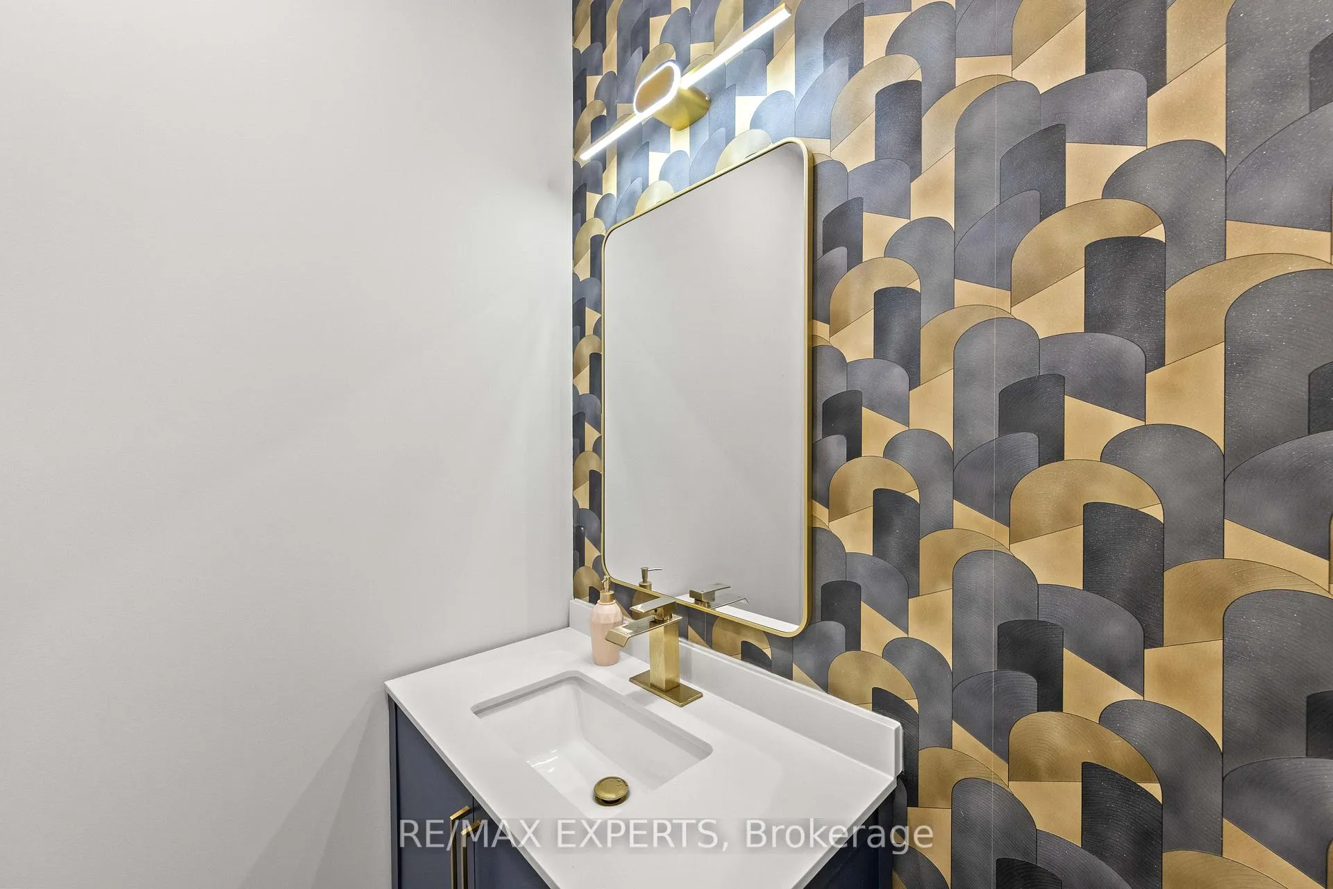 Photo 13 of 5 Harvard Avenue, Toronto, Roncesvalles — HOMEH