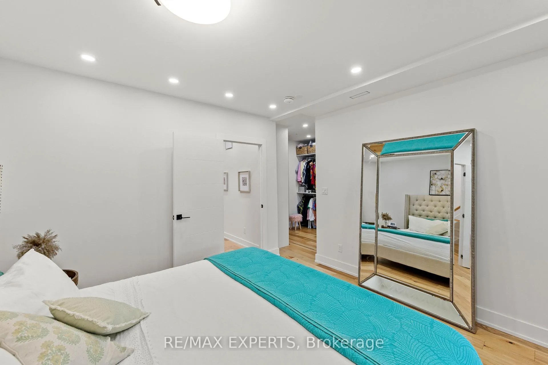 Photo 15 of 5 Harvard Avenue, Toronto, Roncesvalles — HOMEH