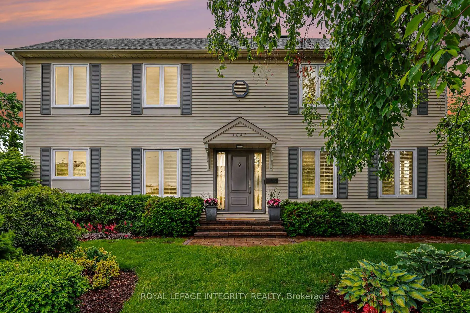 Photo 1 of 1642 Champneuf Drive, Ottawa, Chateauneuf — HOMEH