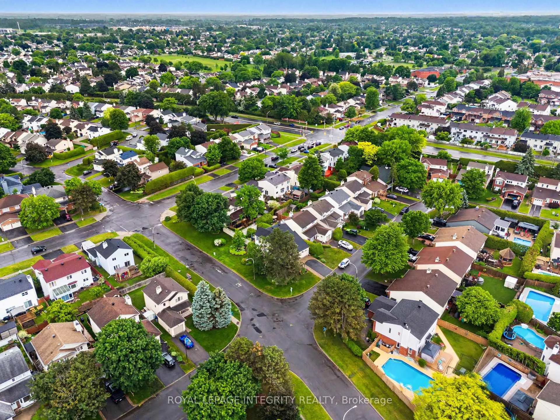 Photo 2 of 1642 Champneuf Drive, Ottawa, Chateauneuf — HOMEH