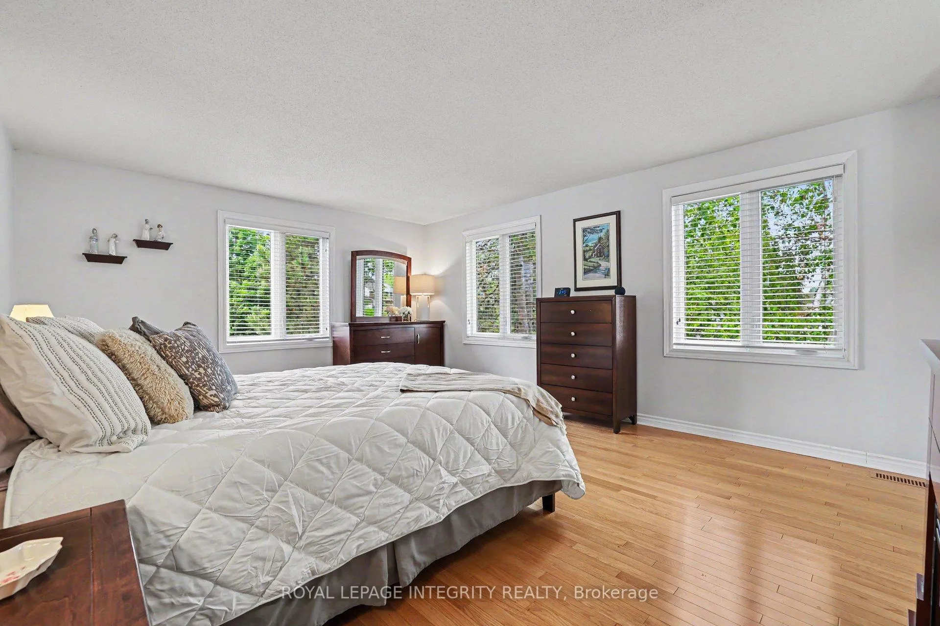 Photo 26 of 1642 Champneuf Drive, Ottawa, Chateauneuf — HOMEH