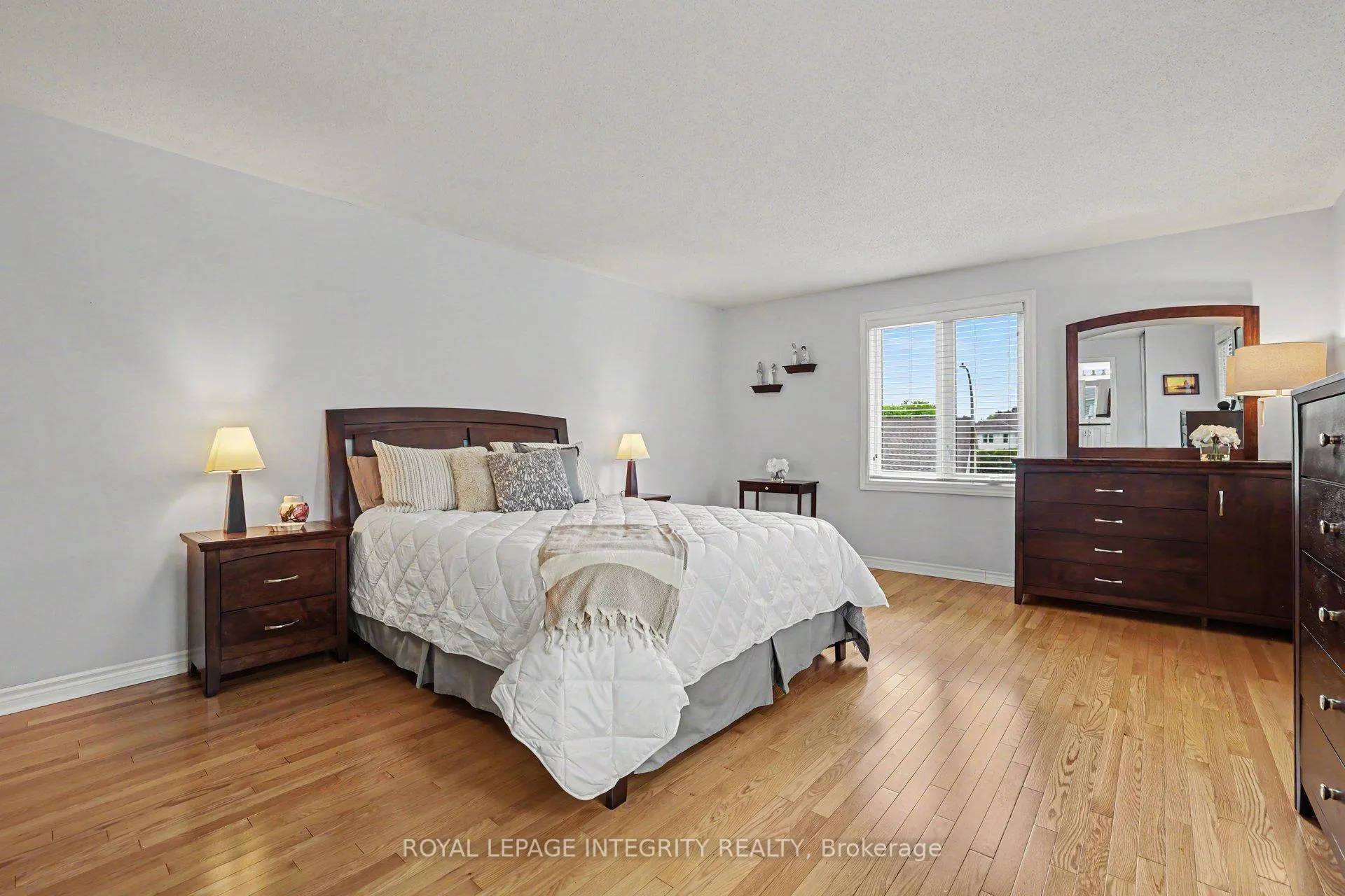 Photo 27 of 1642 Champneuf Drive, Ottawa, Chateauneuf — HOMEH